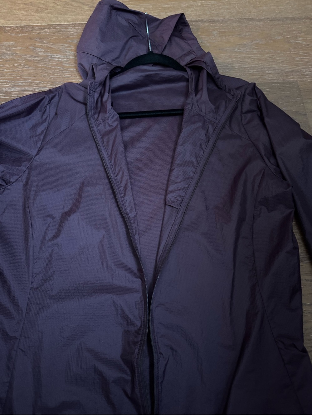 Patagonia women’s Lightweight Hooded Windbreaker- Deep Plum